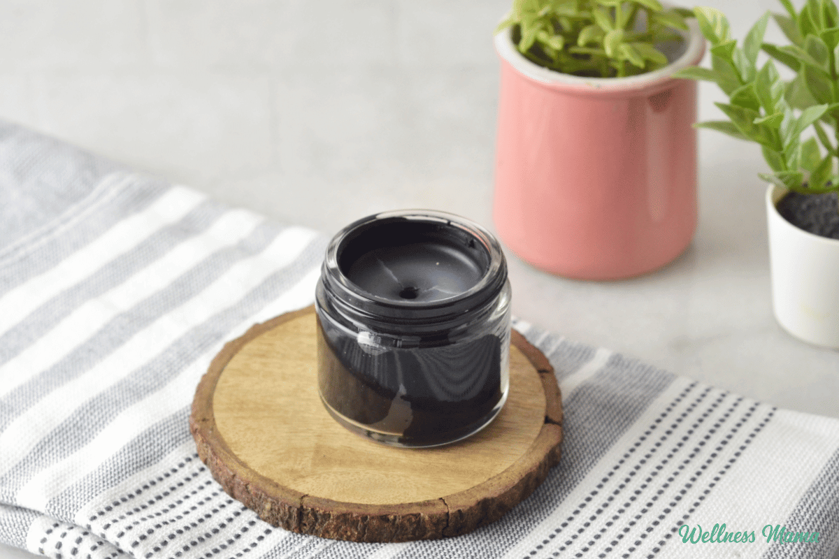 Methods to Make Selfmade Black Drawing Salve