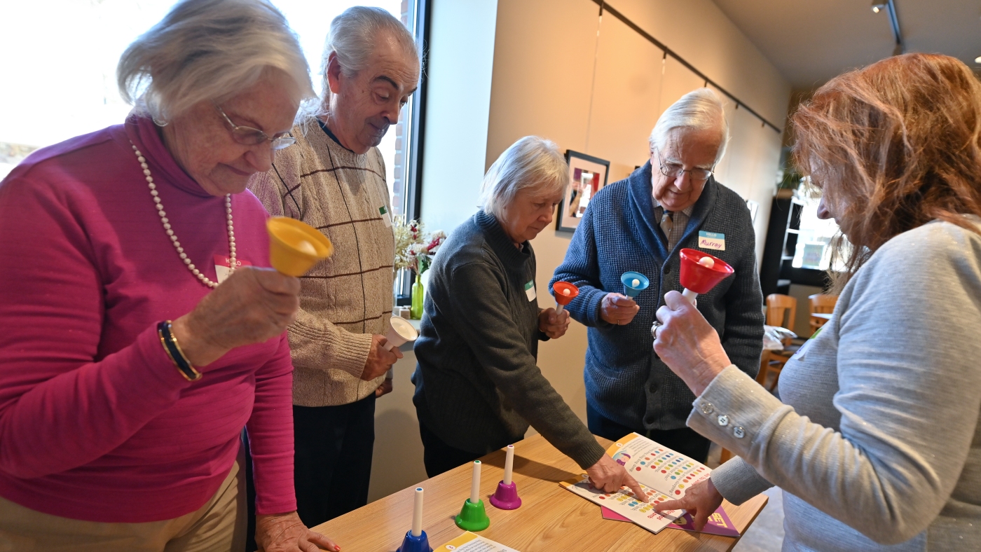 Reminiscence cafes provide casual, native help and enjoyable for individuals with dementia : Pictures